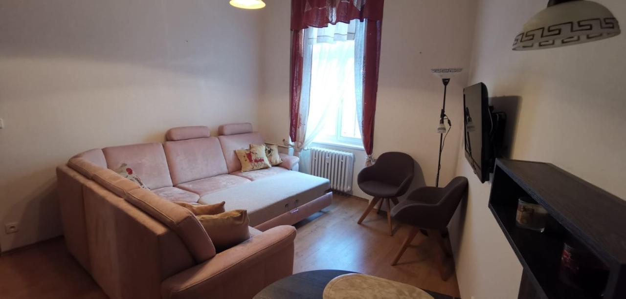 Apartmany U Hotelu Thermal Kv Karlsbad Buitenkant foto