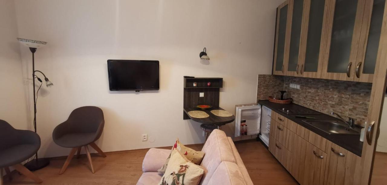 Apartmany U Hotelu Thermal Kv Karlsbad Buitenkant foto