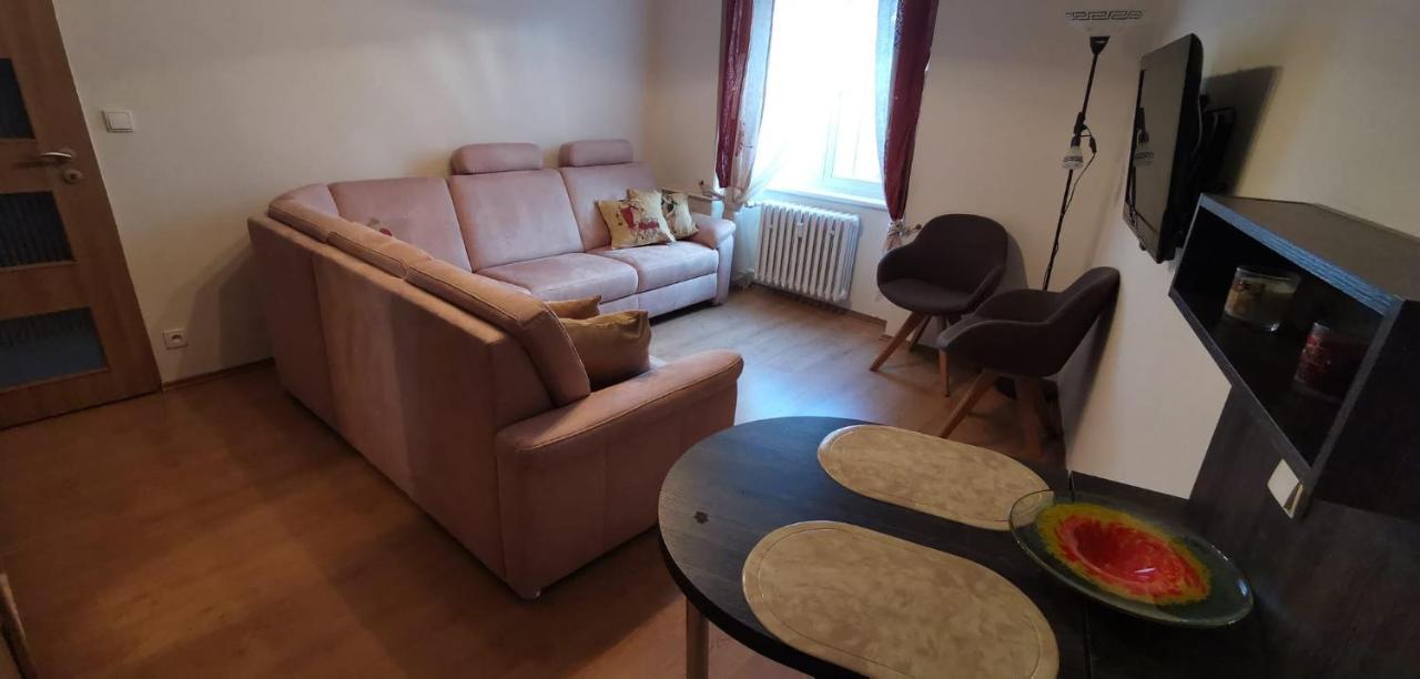 Apartmany U Hotelu Thermal Kv Karlsbad Buitenkant foto