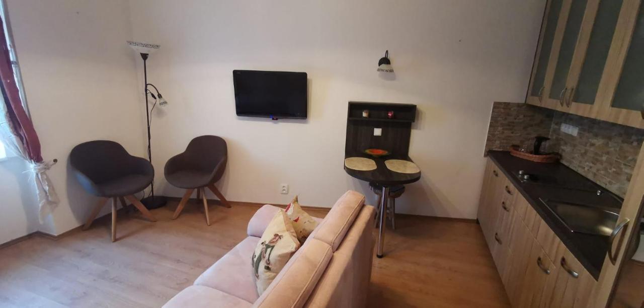 Apartmany U Hotelu Thermal Kv Karlsbad Buitenkant foto